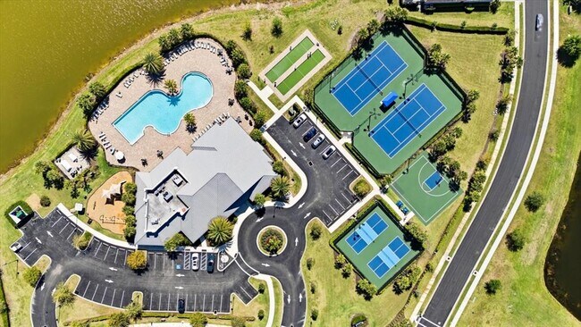 Building Photo - 17234 Blue Rdg Pl