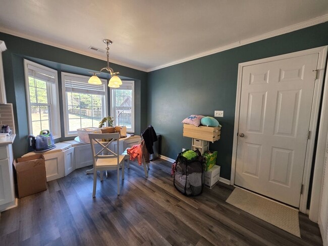 Building Photo - Close to Base, Far from the Traffic – 4BR Home Near MCAS New River