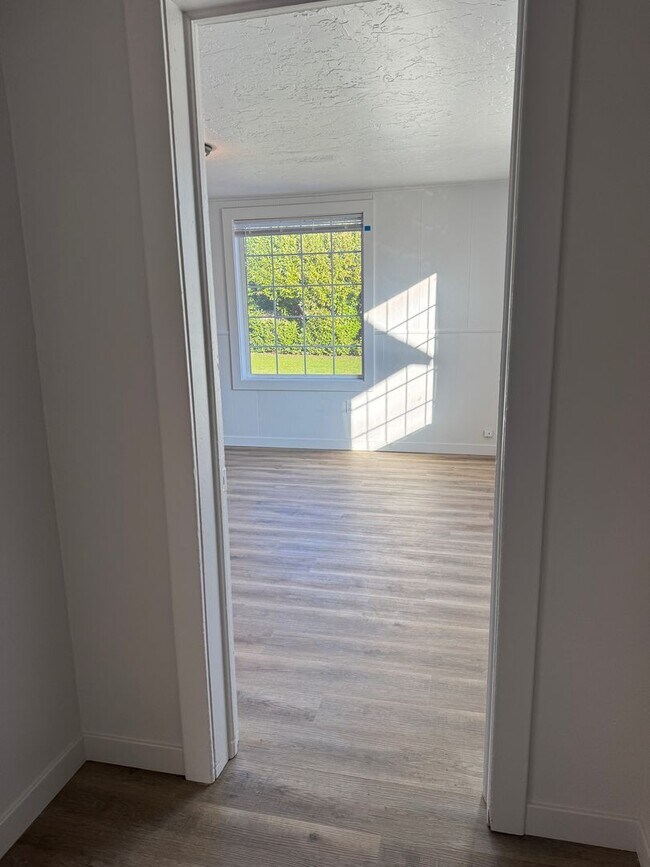 Building Photo - behe02