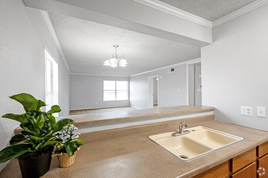 1 bed 1 bath 758 sqft. - Sagewood Apartments