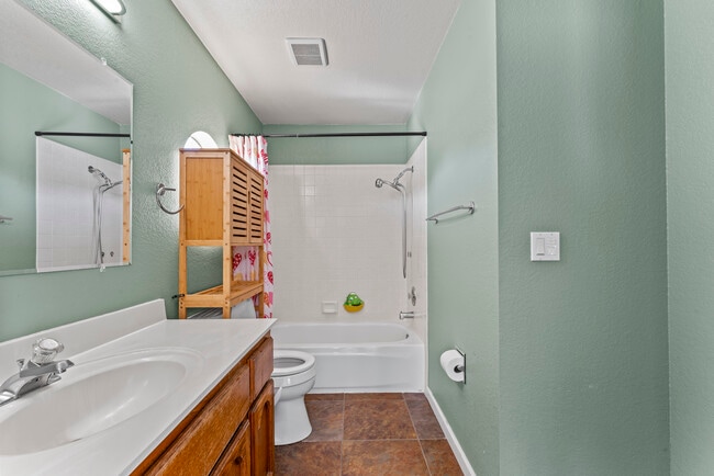 Building Photo - 2126 Sunhaven Ct