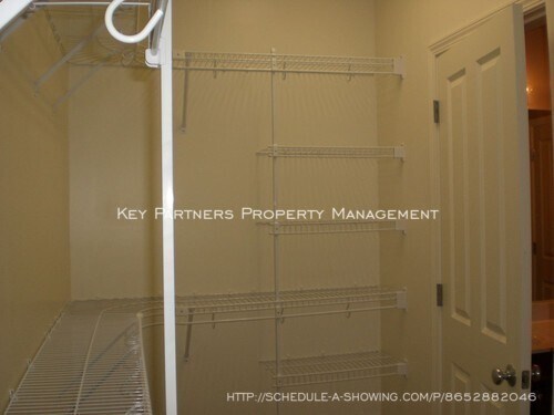 Building Photo - 15816 Conser - Cute Townhouse in Blue Valley!