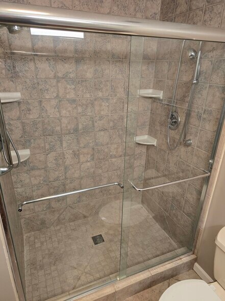 Building Photo - 5515 Cheshire Meadows Way