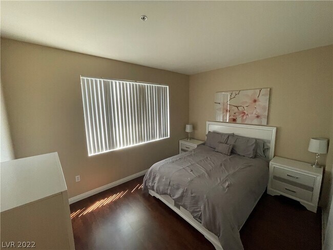 Building Photo - 2900 Sunridge Heights Pkwy