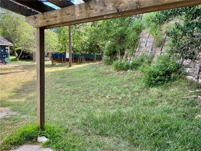 Building Photo - 6902 Thorncliffe Dr