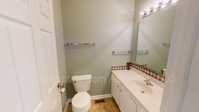 Building Photo - 33 Chapel Hill Church Rd