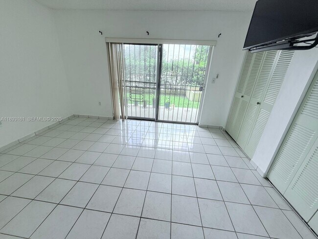 Building Photo - 300 NW 42nd Ave