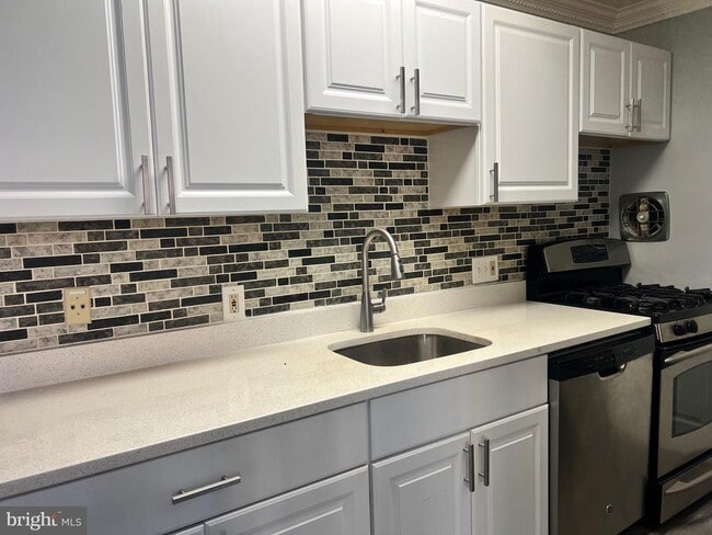 Building Photo - 7368 Lee Hwy