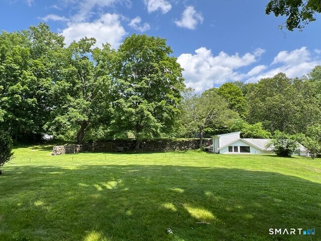 Building Photo - 269 Farmingville Rd