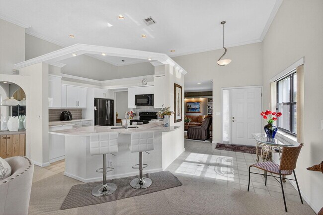 Building Photo - 773 Windermere Way