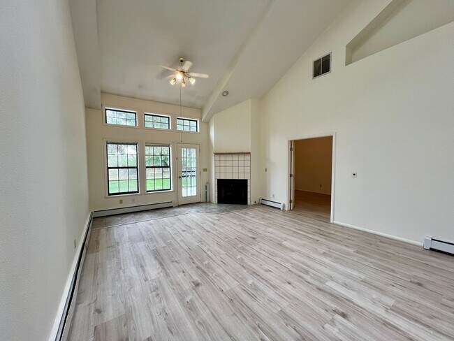 Building Photo - Town for Rent in Battlement Mesa