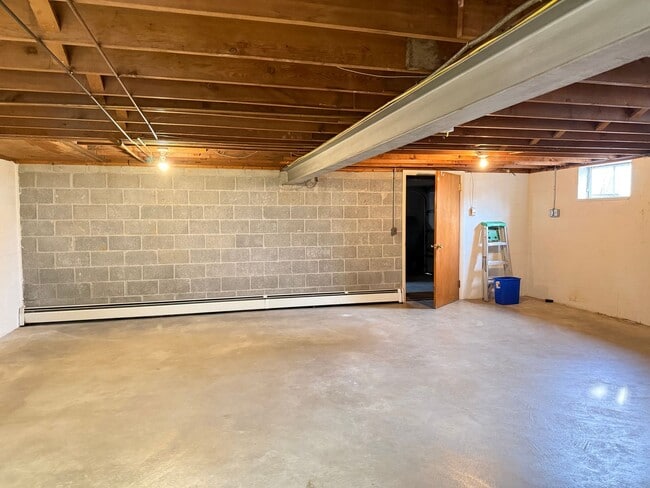 Building Photo - Charming 2 Bedroom Home in Prime Lititz Location - Attached Garage & Large Unfinished Basement