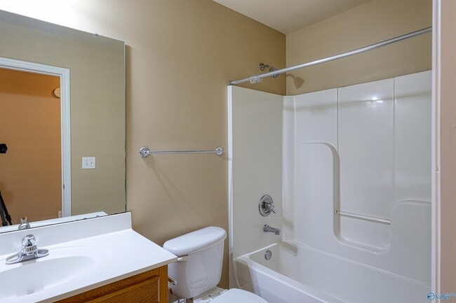 Building Photo - 105 Glenfield Ct