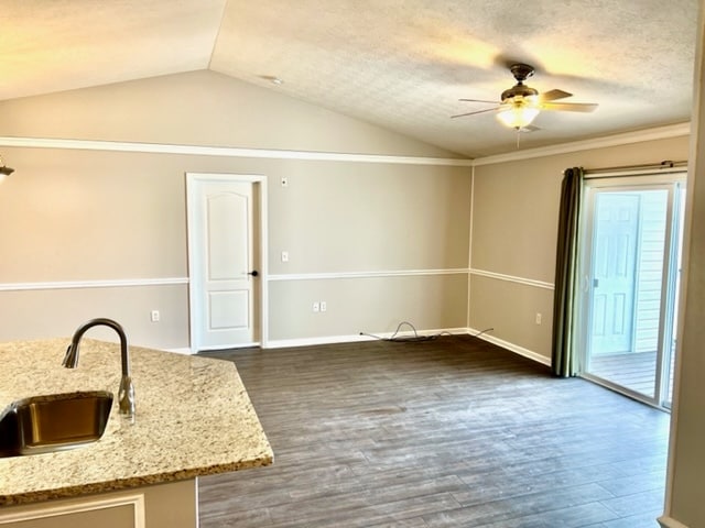Building Photo - 800 Hidden Ridge Ct