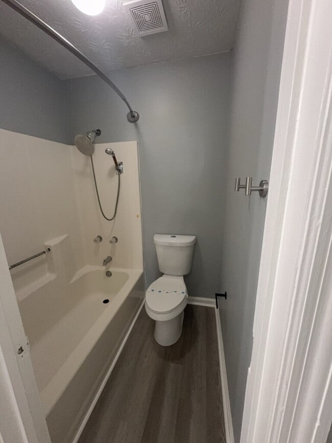 Building Photo - Beautiful 3 Bedroom, 2 Bath Home-3013 Steeple Chase Ct.