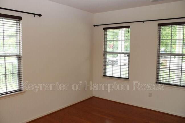 Building Photo - 3901 Grand Isle Dr