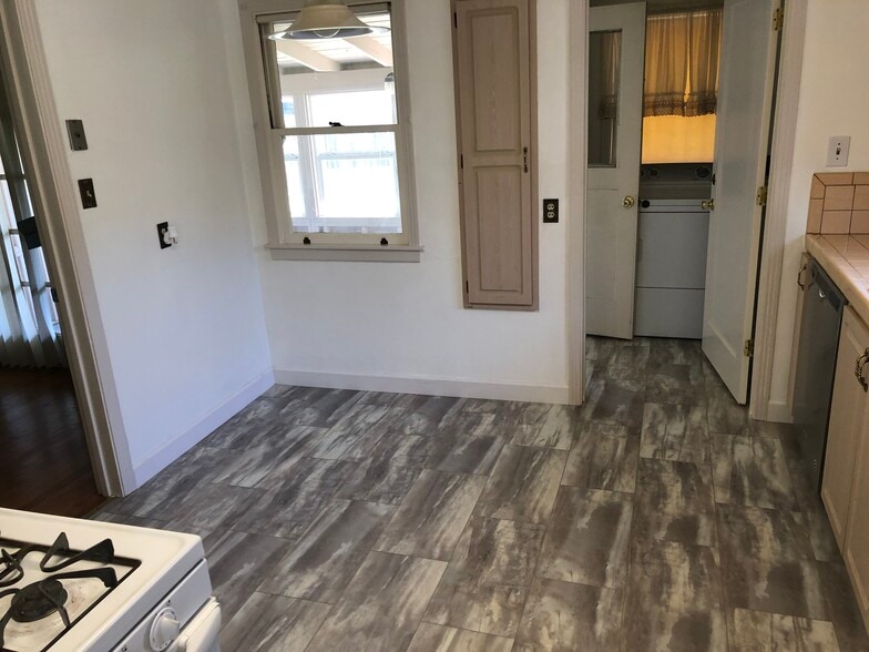 Building Photo - 91 46th St