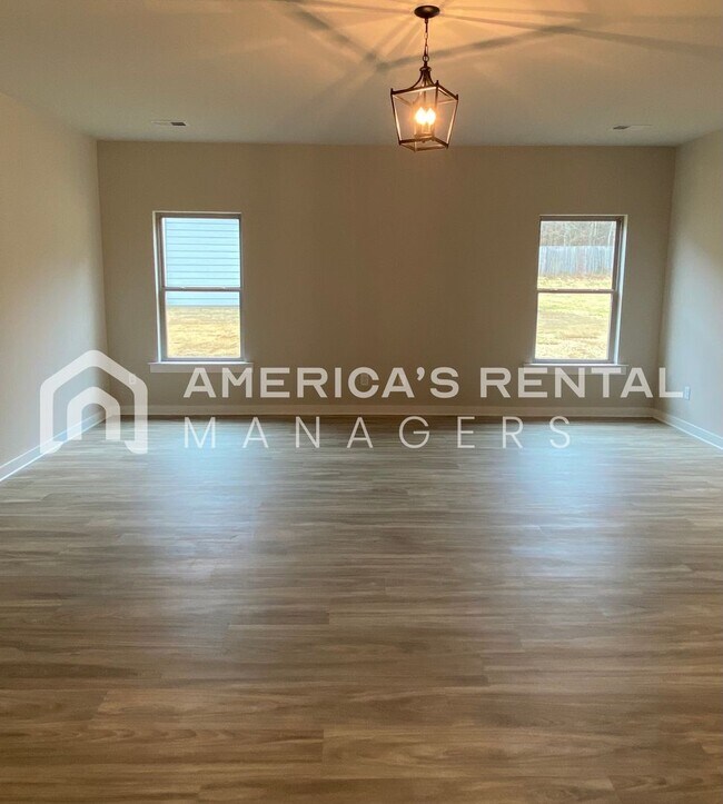 Building Photo - Home for Rent in Jemison, A!! Sign a 13 Month Lease by 5/15/26 to get 1 MONTH FREE RENT!!