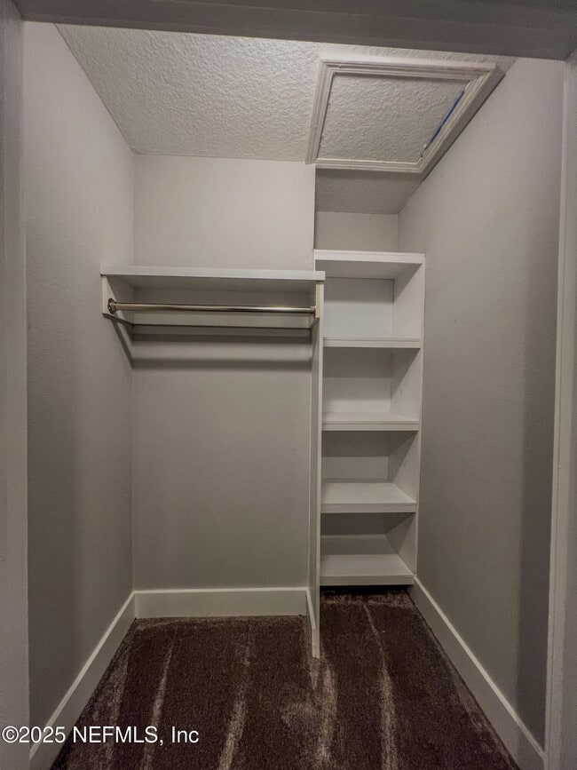 Building Photo - 4325 Appleton Ave