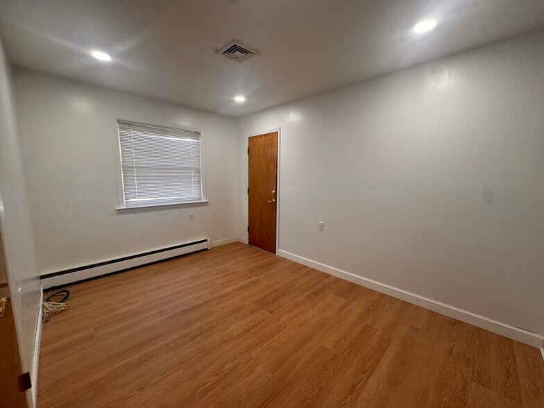 Building Photo - 63 Liberta Dr