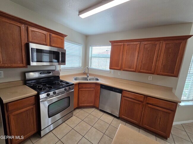 Building Photo - 12640 Gilded Sun Dr