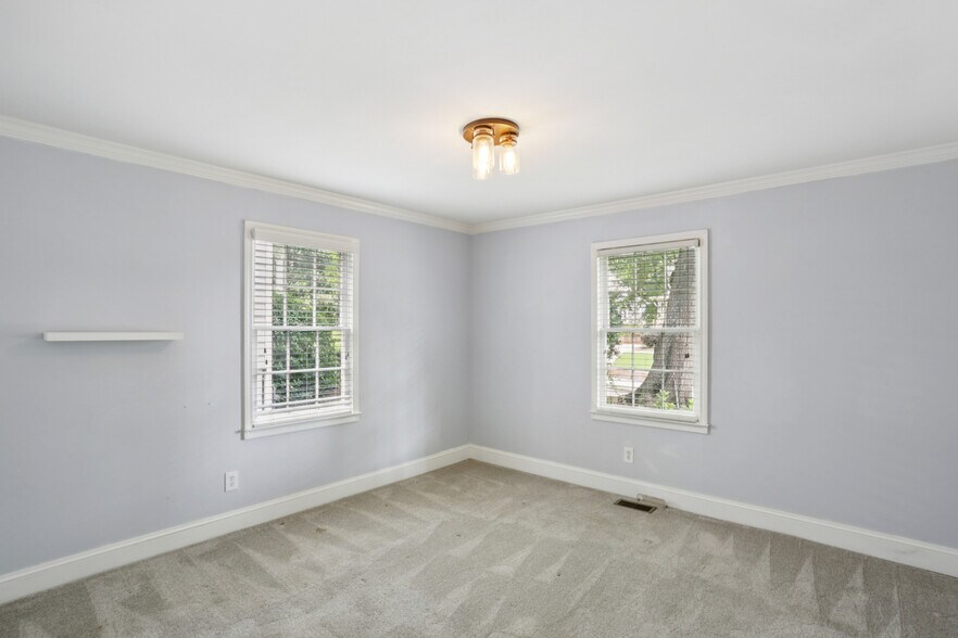 Front bedroom on main floor - 781 Rosedale Ave SE
