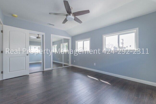 Building Photo - 1354 E 23rd St