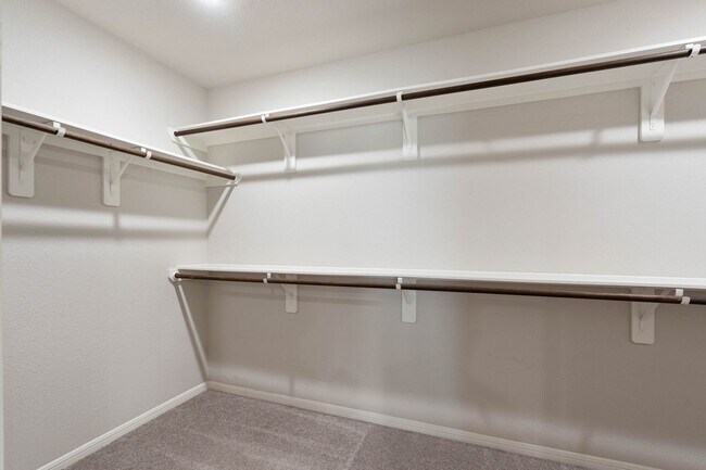 Building Photo - 914 Golden Willow Ln