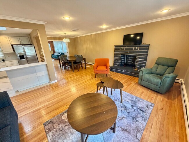 Building Photo - 29 Carriage Hill Ln