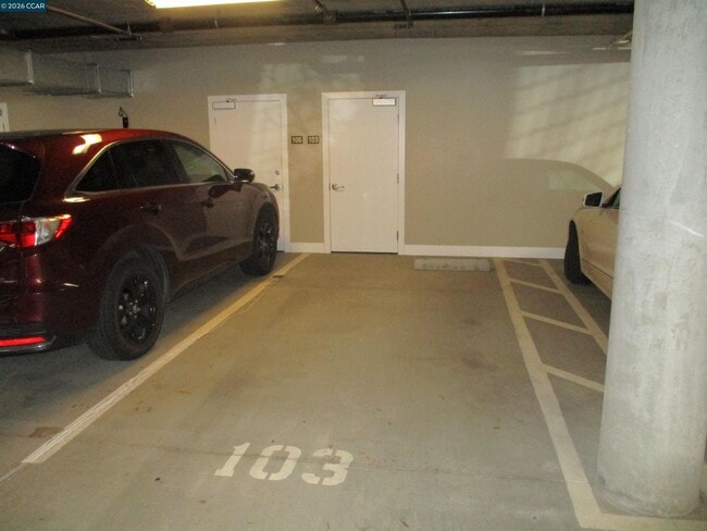 Building Photo - 1003 Woodbury Rd