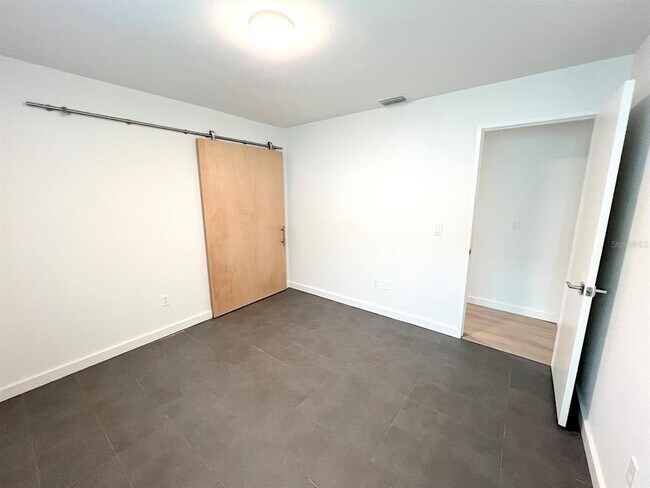 Building Photo - 19 Cedarfield Ct