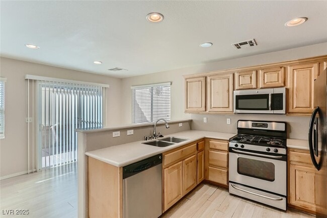 Building Photo - 8208 W Wildwood Glen Dr
