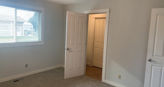 Building Photo - 8071 Emery Rd