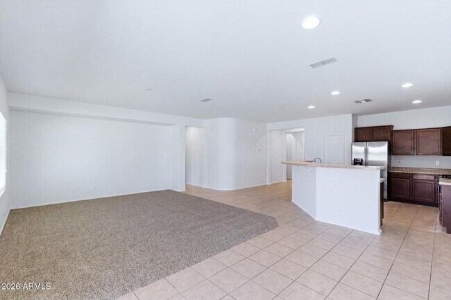 Building Photo - 10733 W Lariat Ln