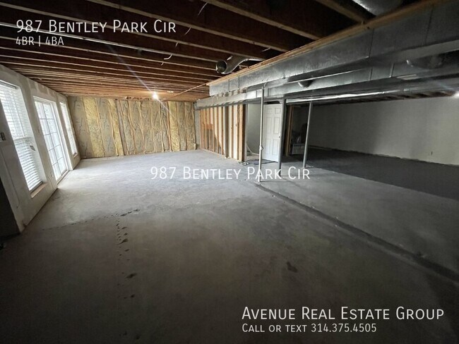 Building Photo - 987 Bentley Park Cir