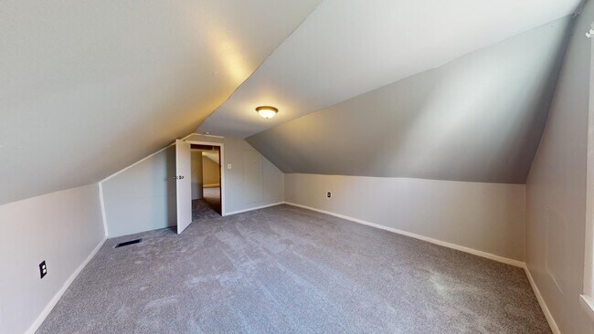 Building Photo - 3123 W 58th St