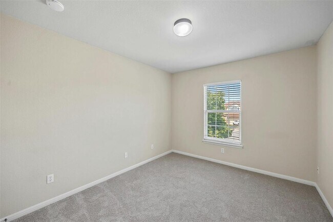 Building Photo - 11305 Brixey Ln