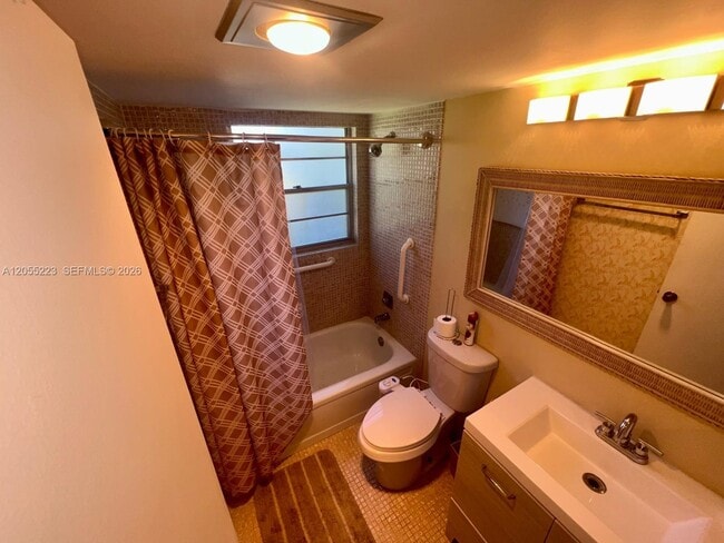 Building Photo - 312 Mansfield G