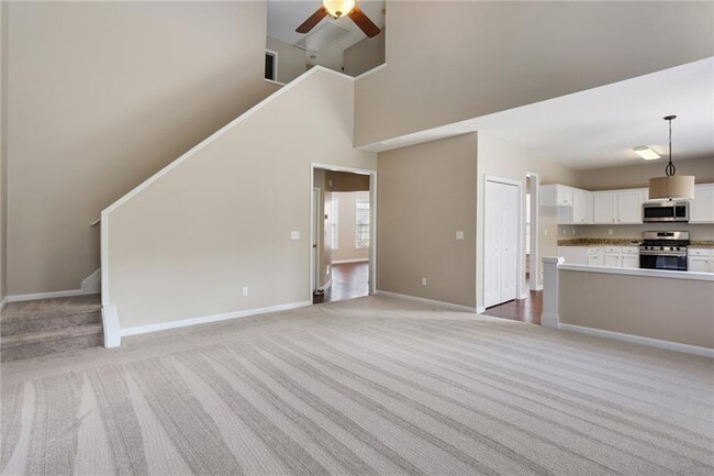 Building Photo - 13638 Weycroft Cir