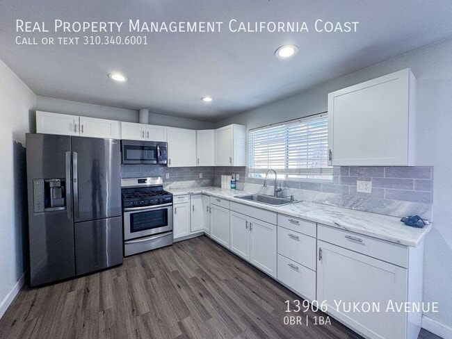 Building Photo - 13906 Yukon Ave