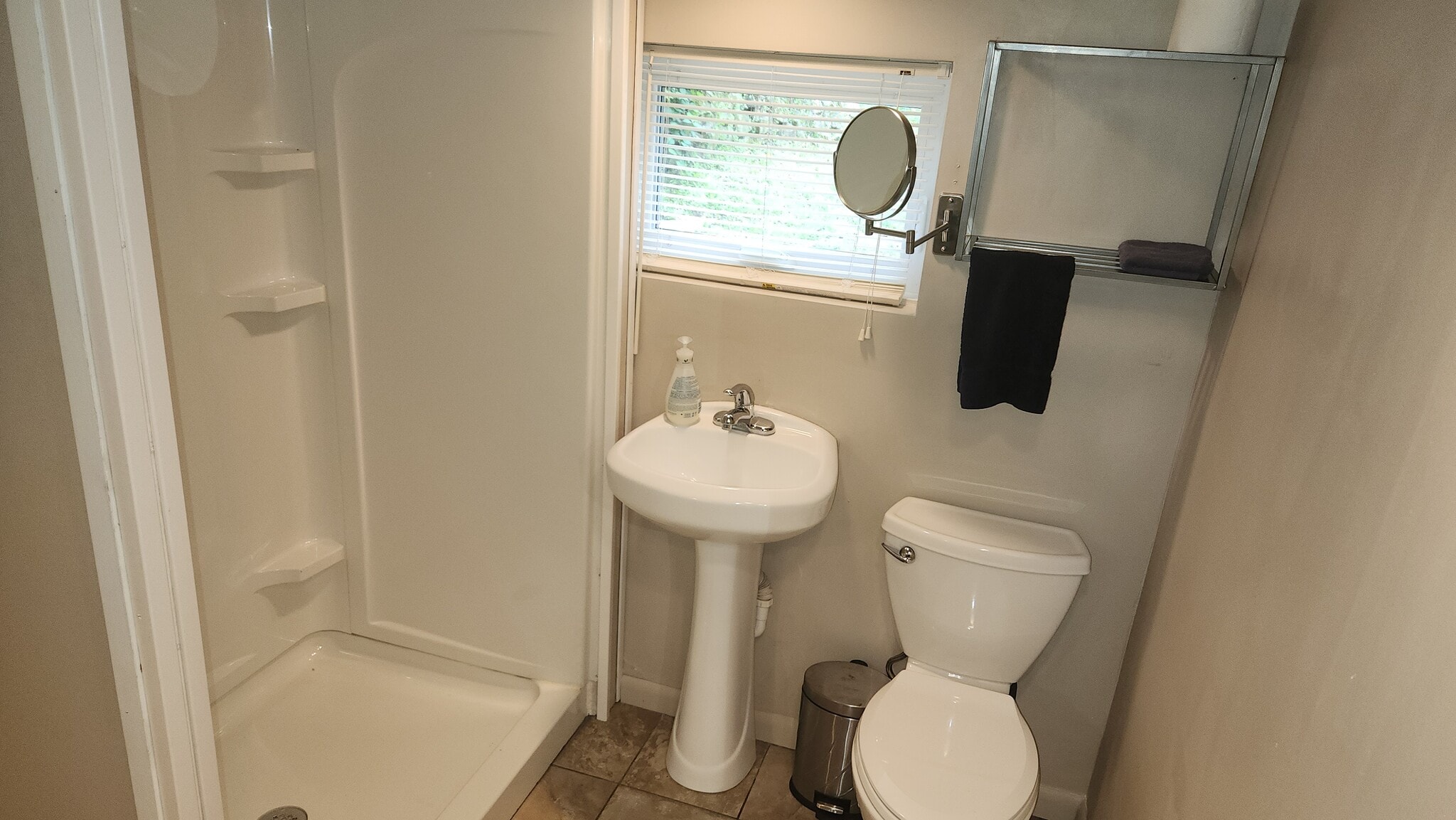 1st Floor Bath - 2660 Fish Hatchery Rd