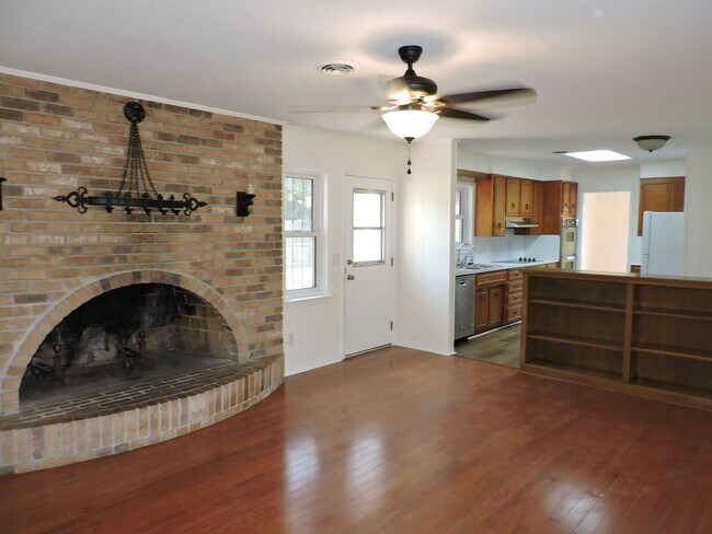Building Photo - Nice home in Northeast Pensacola!