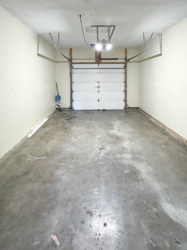 Building Photo - 8201 E 36th Ave