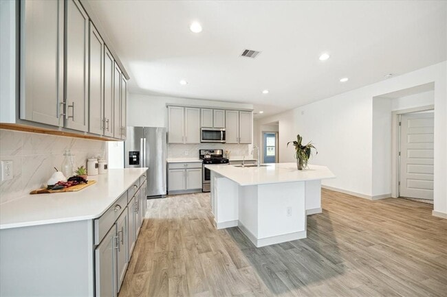 Building Photo - 8115 Brahman Ln