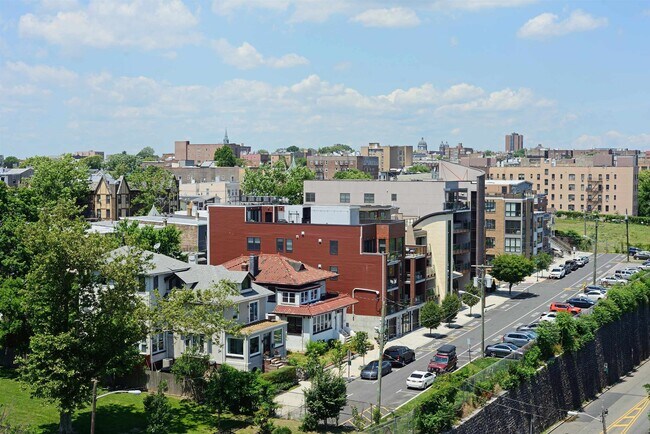 Building Photo - 100 Manhattan Ave