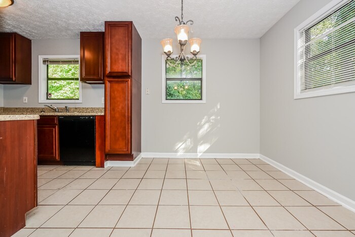 Building Photo - 999 Fairview Rd