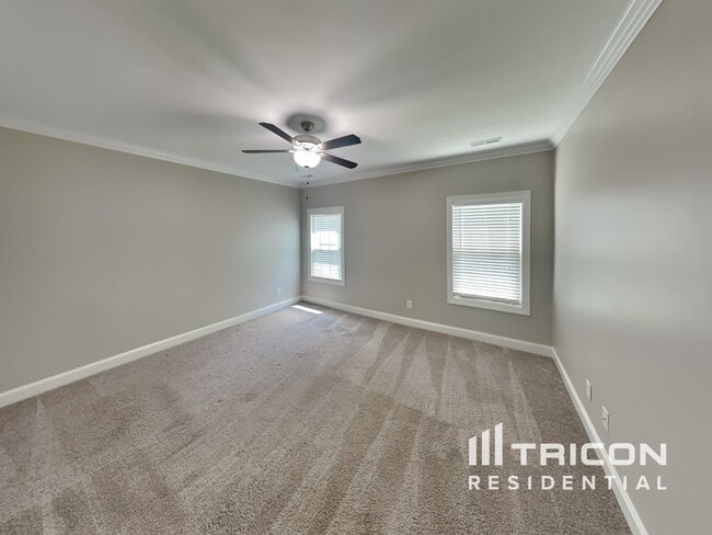 Building Photo - 5109 Cloverhill Dr