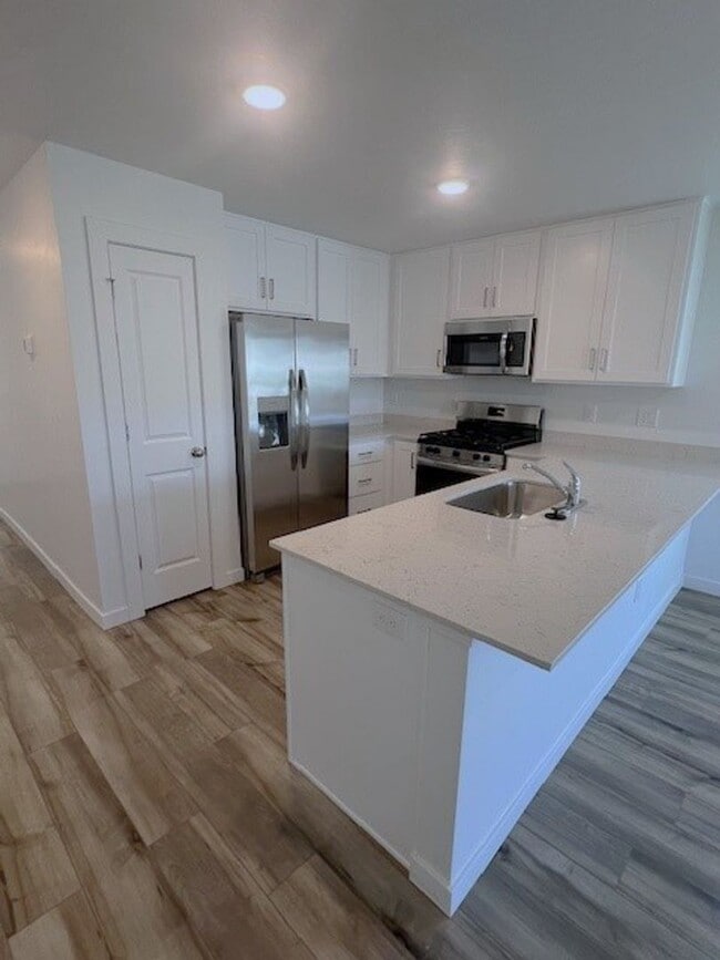 Building Photo - Newer 4 bed 2.5 bath home in Caldwell, just off Middleton Rd and Ward Rd.