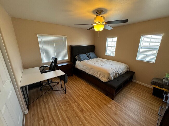 Building Photo - 40123 Vista Ridge Dr