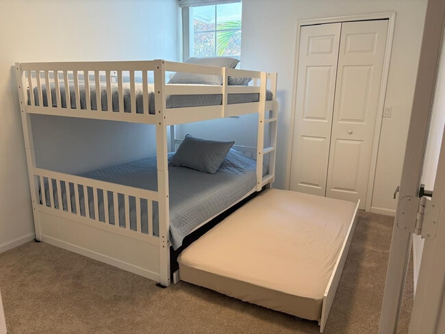 Building Photo - 3205 NE 184th St